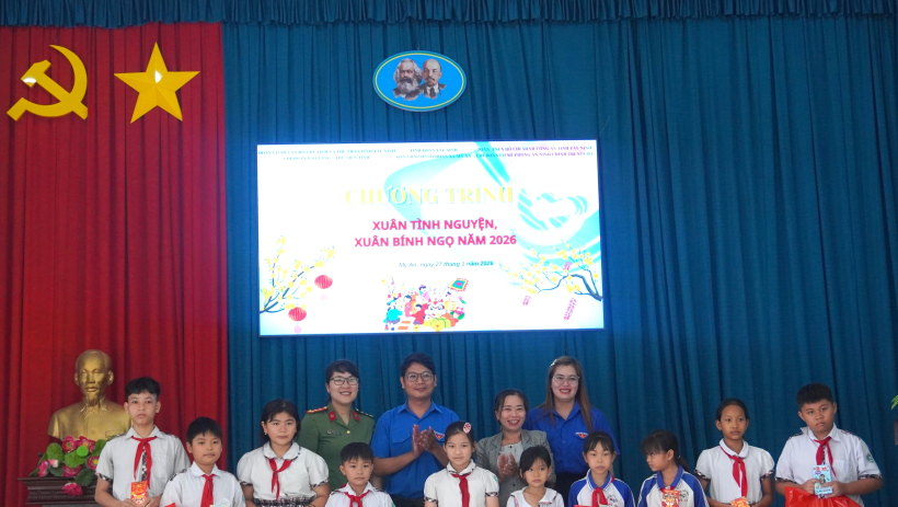 Ấm &aacute;p chương tr&igrave;nh 'Xu&acirc;n t&igrave;nh nguyện - Xu&acirc;n B&iacute;nh Ngọ 2026' tại x&atilde; Mỹ An