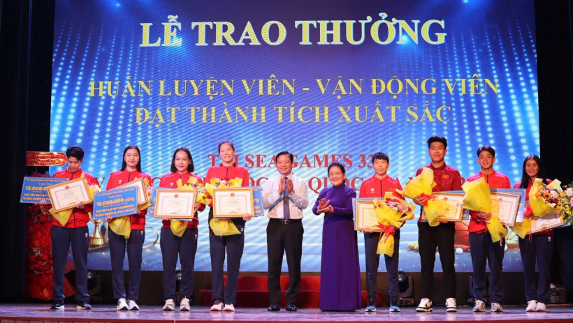 UBND tỉnh T&acirc;y Ninh khen thưởng huấn luyện vi&ecirc;n, vận động vi&ecirc;n đạt th&agrave;nh t&iacute;ch xuất sắc