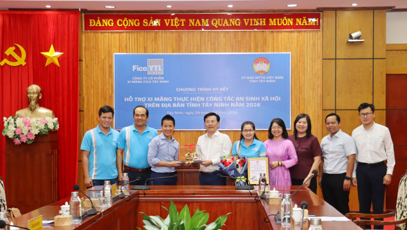 C&ocirc;ng ty Cổ phần Xi măng Fico T&acirc;y Ninh k&yacute; kết hỗ trợ c&ocirc;ng t&aacute;c an sinh x&atilde; hội tr&ecirc;n địa b&agrave;n tỉnh