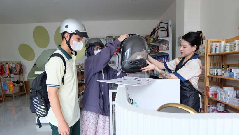 Nhộn nhịp dịch vụ 'ăn theo' m&ugrave;a tết