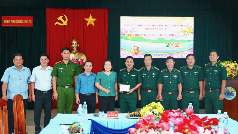 X&atilde; Ninh Điền: Thăm, ch&uacute;c tết lực lượng vũ trang, nguy&ecirc;n l&atilde;nh đạo x&atilde;​