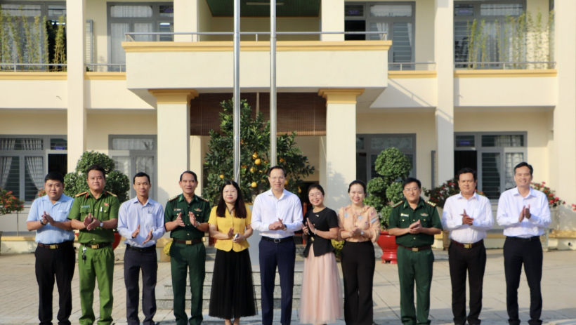 Ph&oacute; Chủ tịch UBND tỉnh Đo&agrave;n Trung Ki&ecirc;n thăm, ch&uacute;c tết x&atilde; Long Chữ v&agrave; Ninh Điền