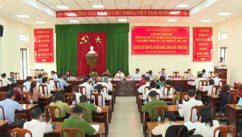 Kiểm tra, gi&aacute;m s&aacute;t c&ocirc;ng t&aacute;c chuẩn bị bầu cử tại c&aacute;c x&atilde; Tầm Vu, An Lục Long, Thuận Mỹ, Vĩnh C&ocirc;ng