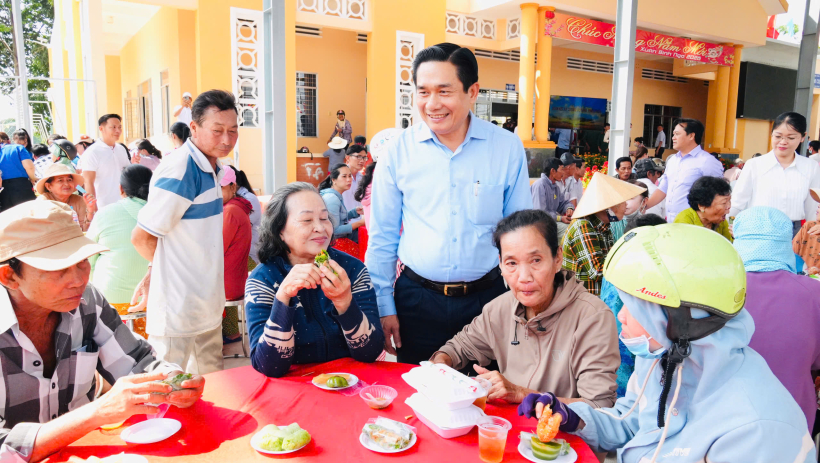 X&atilde; T&acirc;n Tập tổ chức chương tr&igrave;nh 'Xu&acirc;n ấm &aacute;p &ndash; Tết nghĩa t&igrave;nh'