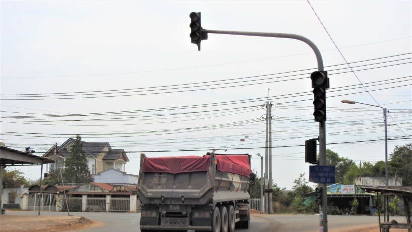 Đ&egrave;n t&iacute;n hiệu giao th&ocirc;ng, đ&egrave;n chiếu s&aacute;ng kh&ocirc;ng hoạt động
