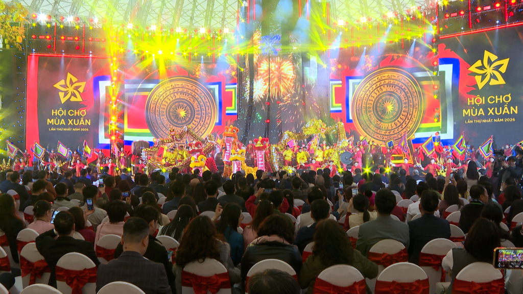 Hội chợ Mùa Xuân năm 2026 thu hút đông đảo người dân tham quan, mua sắm