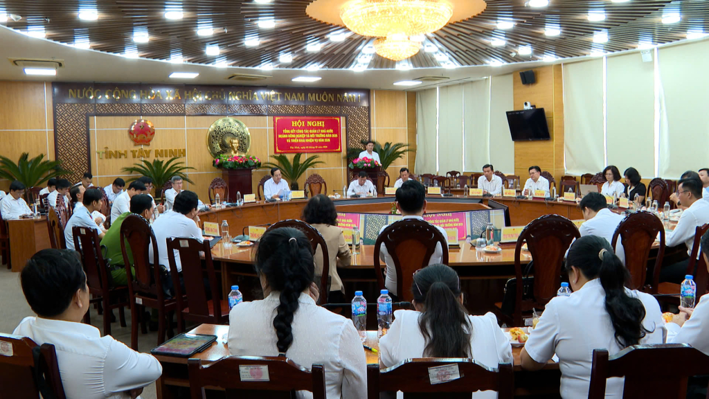 Ủy viên Ban Thường vụ Tỉnh ủy, Phó Chủ tịch UBND tỉnh Tây Ninh Nguyễn Minh Lâm chủ trì Hội nghị