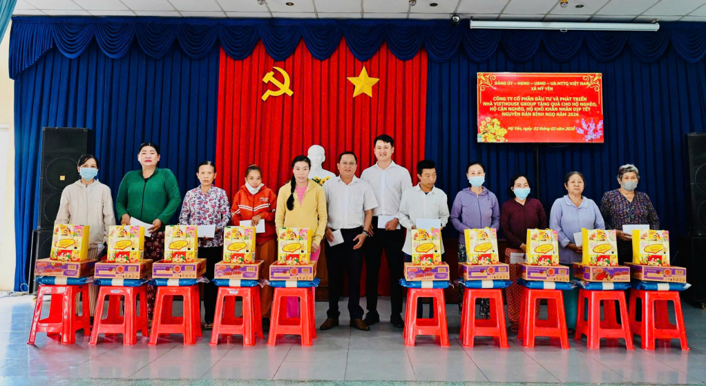 X&atilde; Mỹ Y&ecirc;n tặng 50 suất qu&agrave; tết cho c&aacute;c hộ gia đ&igrave;nh c&oacute; ho&agrave;n cảnh kh&oacute; khăn