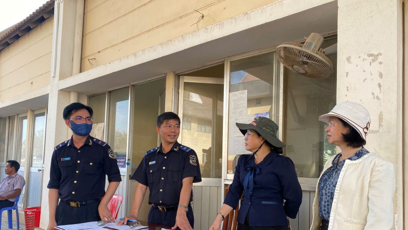 T&acirc;y Ninh: Gỡ vướng mắc thủ tục, 'giải cứu' h&agrave;ng chục ng&agrave;n tấn n&ocirc;ng sản