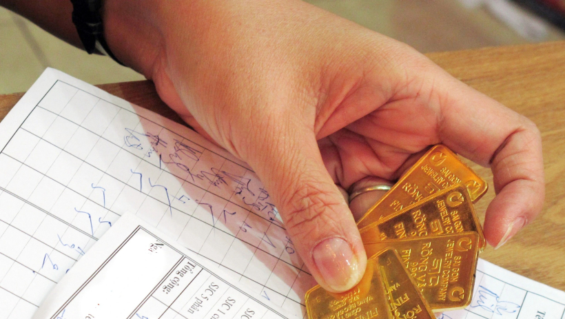 Gi&aacute; v&agrave;ng h&ocirc;m nay 02/02: Bị thổi bay 5 triệu đồng/lượng