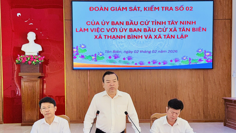 Đo&agrave;n gi&aacute;m s&aacute;t số 02 của Uỷ ban Bầu cử tỉnh l&agrave;m việc tại c&aacute;c địa phương 