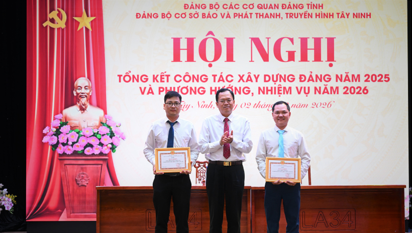 Đề cao t&iacute;nh Đảng, t&iacute;nh Nh&acirc;n d&acirc;n, ph&aacute;t huy đạo đức người l&agrave;m b&aacute;o